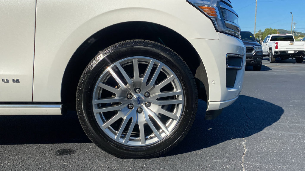 Used 2024 Ford Expedition Platinum AWD/4WD image 10