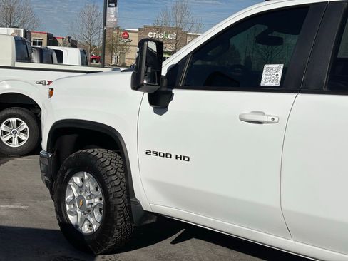 Used 2022 Chevrolet Silverado 2500 LT w/ Fleet Comfort Package image 6