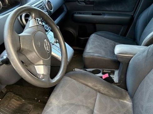 Used 2011 Scion xB FWD image 9