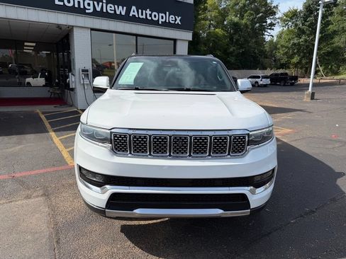 Used 2022 Jeep Grand Wagoneer Series II AWD/4WD image 3