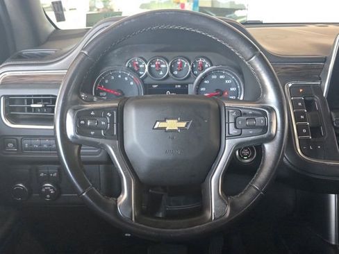 Used 2021 Chevrolet Suburban LT image 12