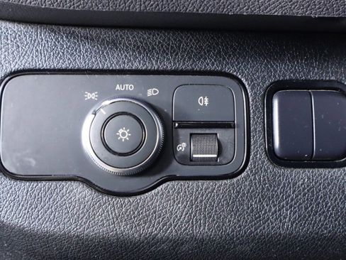 Used 2019 Mercedes-Benz Sprinter 144 image 10