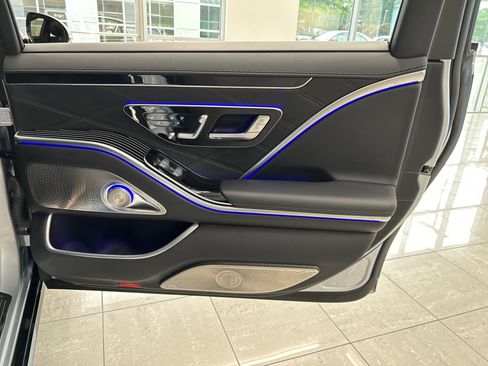 Certified 2024 Mercedes-Benz Maybach S 580 4MATIC image 44