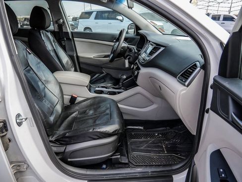 Used 2017 Hyundai Tucson SE FWD image 11