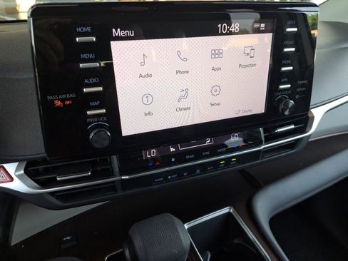 Used 2022 Toyota Sienna LE FWD image 25