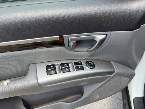 Used 2012 Hyundai Santa Fe GLS AWD/4WD image 10