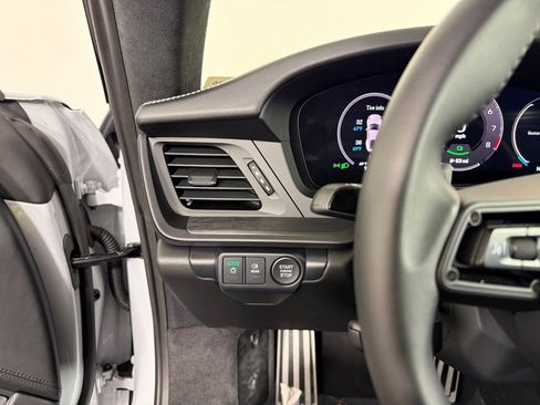 Certified 2025 Porsche 911 Carrera GTS image 25