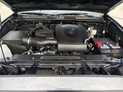 Used 2022 Toyota Tacoma SR image 28