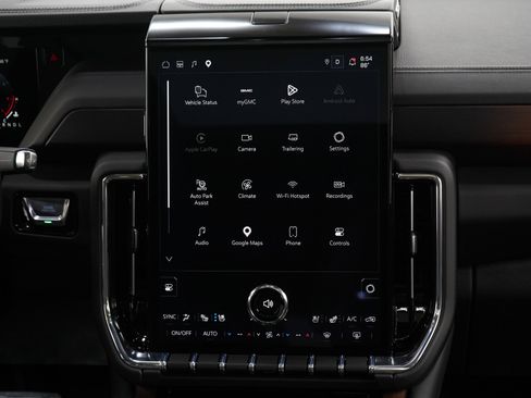 Used 2026 GMC Yukon Denali w/ Sun & Power Step Package AWD/4WD image 16