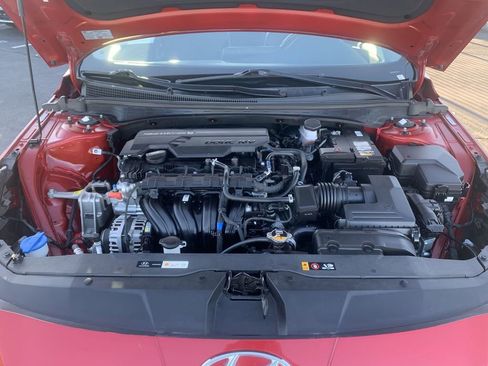 Used 2023 Hyundai Elantra Limited w/ Cargo Package image 28