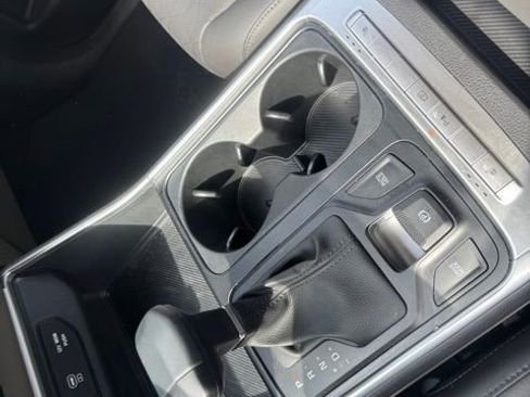 Used 2025 Kia Carnival image 20