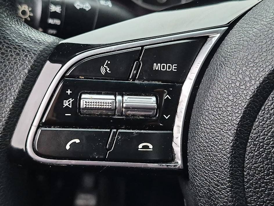 Used 2020 Kia Optima LX FWD image 16