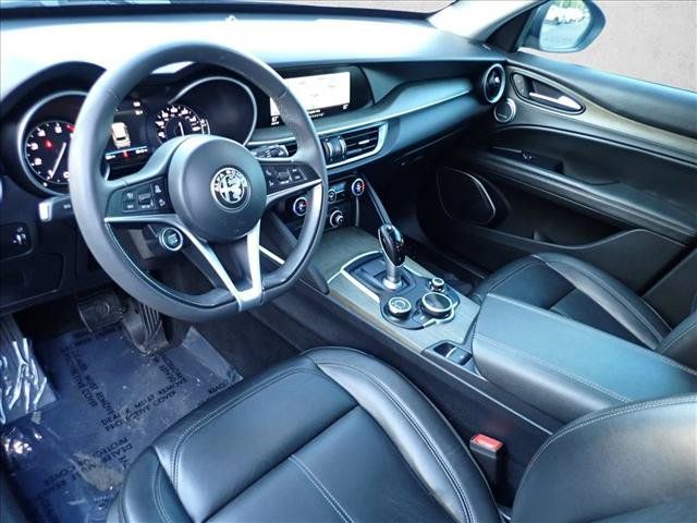 Used 2018 Alfa Romeo Stelvio Ti AWD/4WD image 11
