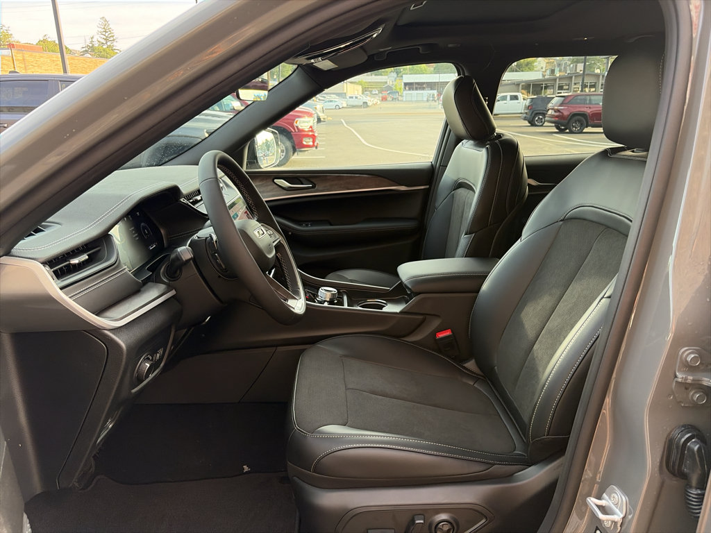 New 2027 Jeep Grand Cherokee L 4WD image 12
