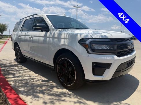 Used 2024 Ford Expedition Limited AWD/4WD image 8