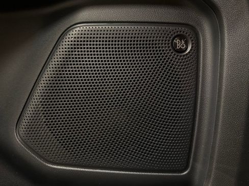 Used 2025 Ford Escape ST-Line Elite w/ Premium Technology Package image 18