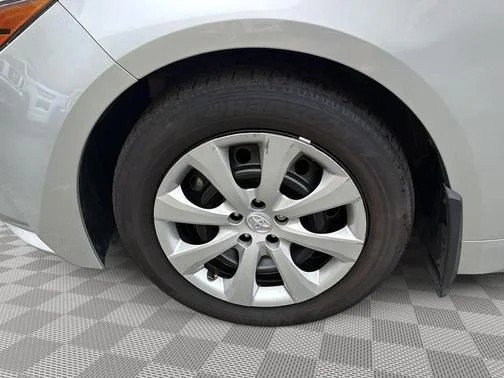 Used 2025 Toyota Corolla LE FWD image 13
