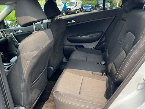 Used 2020 Kia Sportage LX AWD/4WD image 19