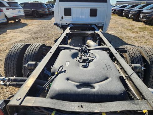 New 2026 RAM 5500 Tradesman AWD/4WD image 21