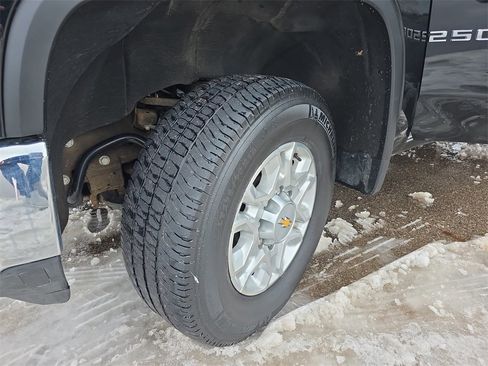 Certified 2024 Chevrolet Silverado 2500 LTZ w/ LTZ Convenience Package image 31