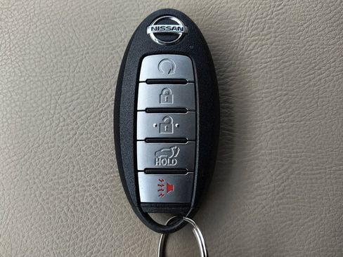 Used 2019 Nissan Pathfinder Platinum FWD image 32