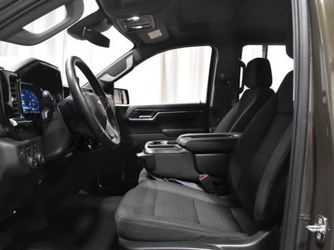 Used 2023 Chevrolet Silverado 1500 LT AWD/4WD image 3