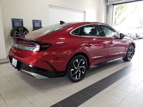 Used 2025 Hyundai Sonata SEL FWD image 19