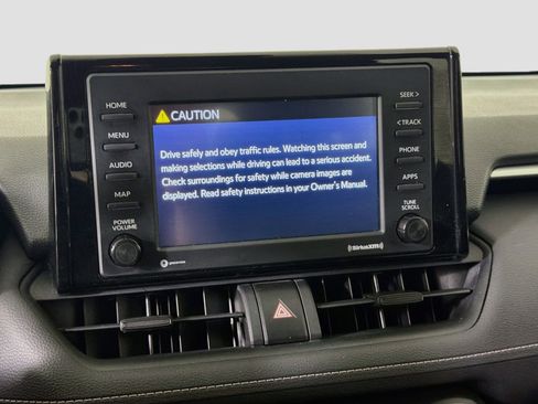 Used 2020 Toyota RAV4 LE FWD image 19