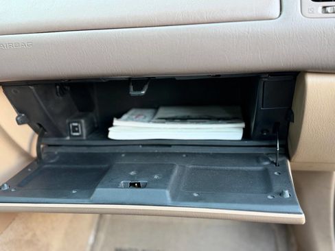 Used 1996 Toyota Avalon XLS image 69