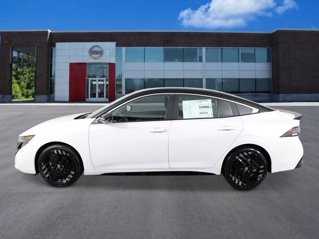 New 2027 Nissan Sentra SR FWD image 2