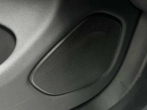 Used 2022 Volvo XC60 B5 Momentum w/ Climate Package image 18