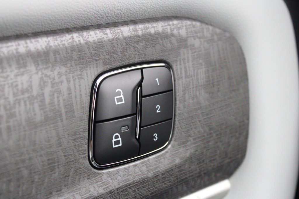 New 2027 Ford Explorer Platinum AWD/4WD image 4