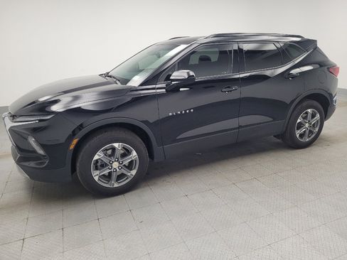 Used 2024 Chevrolet Blazer LT w/ Convenience Package FWD image 2
