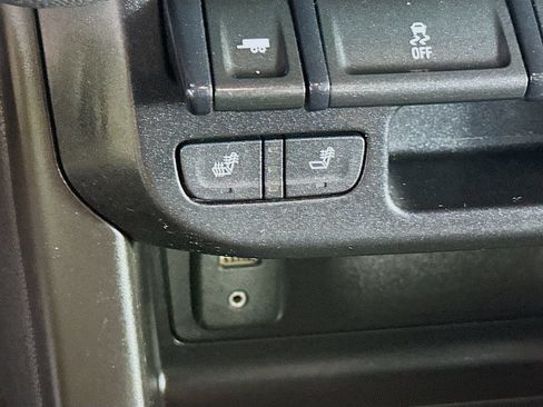 Used 2015 Chevrolet Colorado Z71 AWD/4WD image 19
