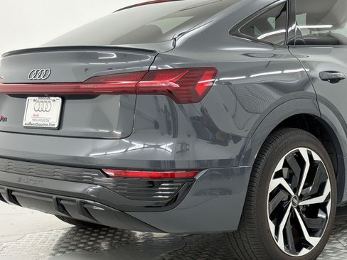 Certified 2024 Audi Q8 e-tron Premium Plus w/ Premium Plus Package AWD/4WD image 27