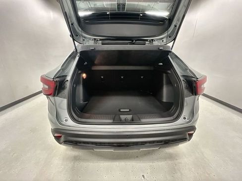 New 2026 Chevrolet Trax RS w/ Sunroof Package FWD image 25