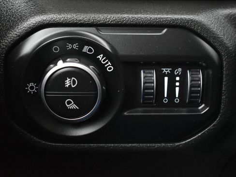 Used 2021 Jeep Gladiator Sport image 16