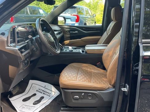 Used 2022 Cadillac Escalade Sport w/ LPO, ONYX Package AWD/4WD image 7