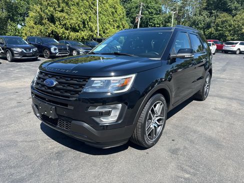 Used 2017 Ford Explorer Sport w/ Equipment Group 401A AWD/4WD image 7