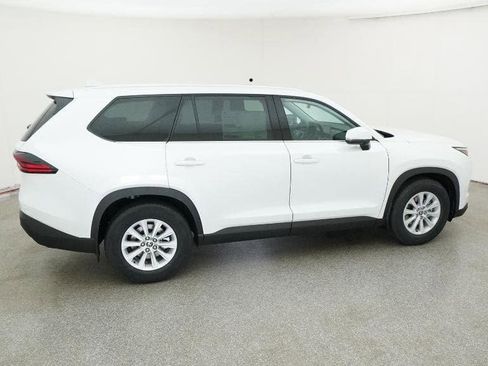 New 2026 Toyota Grand Highlander FWD image 10