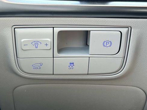 Certified 2025 Hyundai Tucson Limited AWD/4WD image 31
