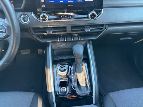 Used 2023 Chevrolet Colorado Trail Boss image 11