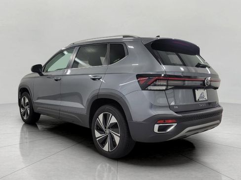 Used 2025 Volkswagen Taos SE AWD/4WD image 21