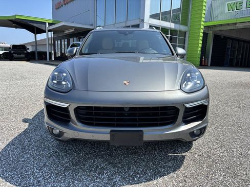 Used 2018 Porsche Cayenne S w/ Premium Package Plus AWD/4WD image 8