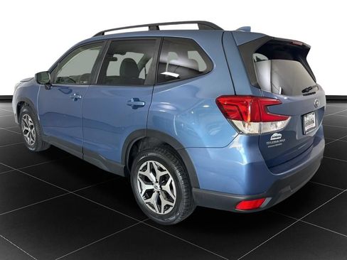 Used 2021 Subaru Forester Premium AWD/4WD image 3
