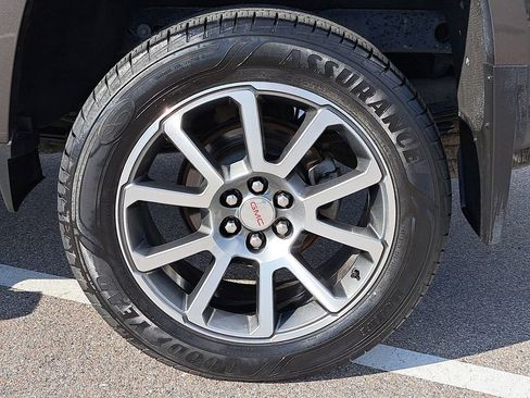 Used 2020 GMC Canyon Denali image 5