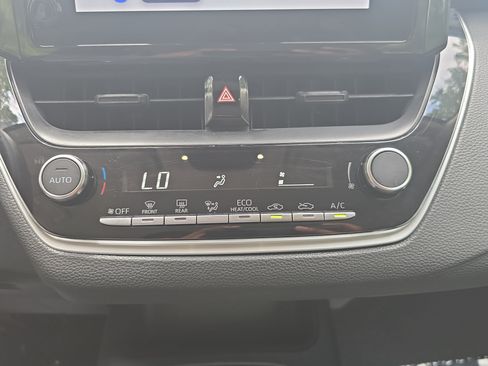 Used 2024 Toyota Corolla LE FWD image 21