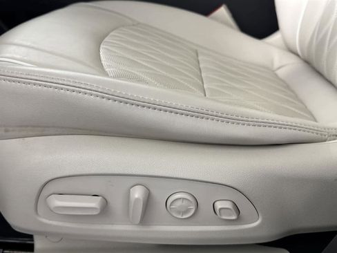 Used 2022 Buick Enclave Avenir w/ Avenir Technology Package image 12