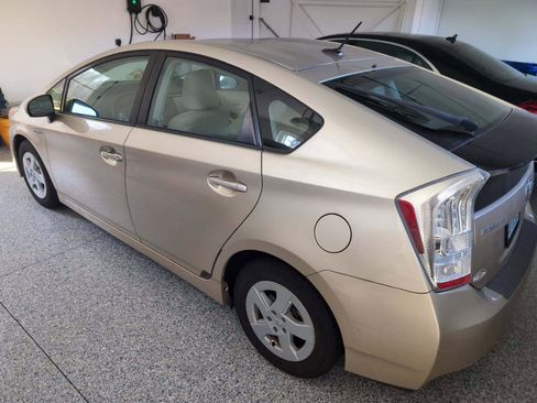 Used 2011 Toyota Prius Three w/ Navigation Pkg image 11