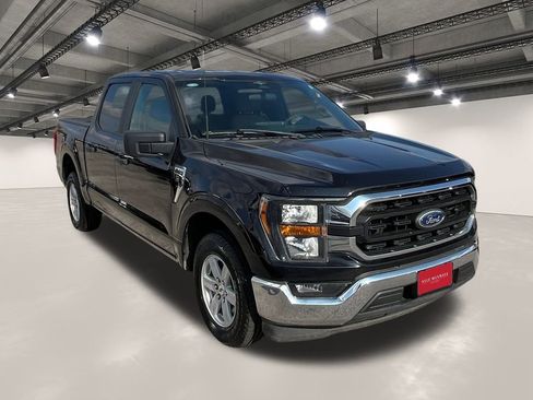 Used 2023 Ford F150 XLT image 2